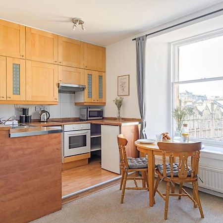 The West Bow View Apartment Edinburgh Bagian luar foto