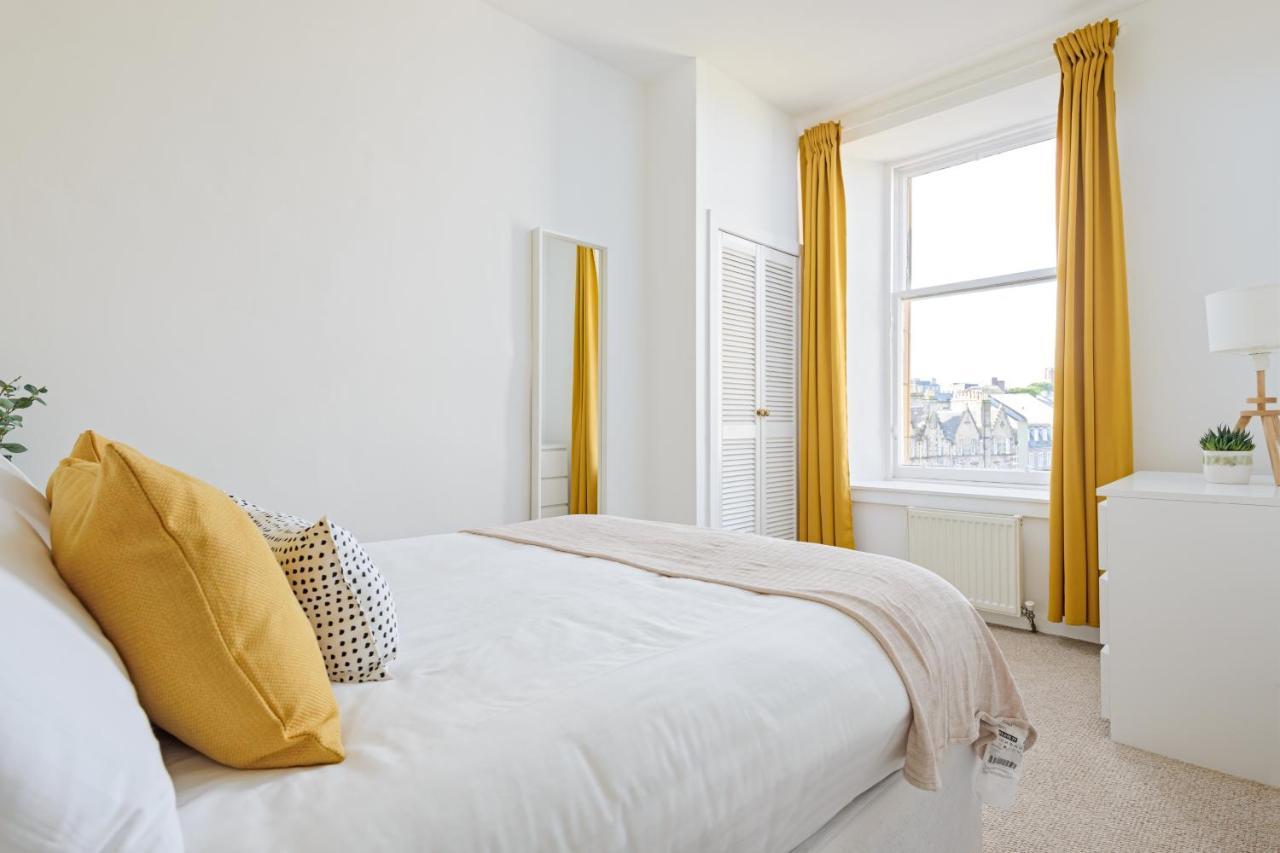 The West Bow View Apartment Edinburgh Bagian luar foto