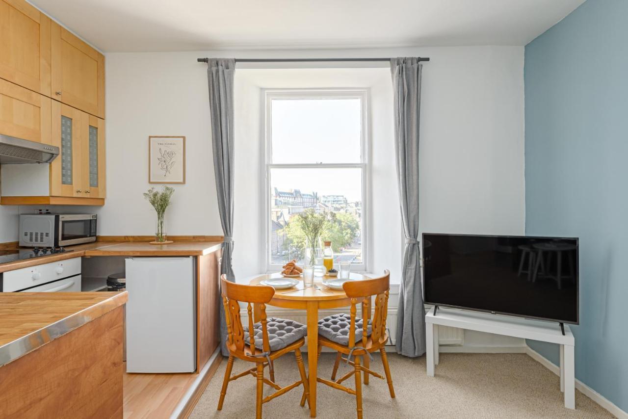 The West Bow View Apartment Edinburgh Bagian luar foto