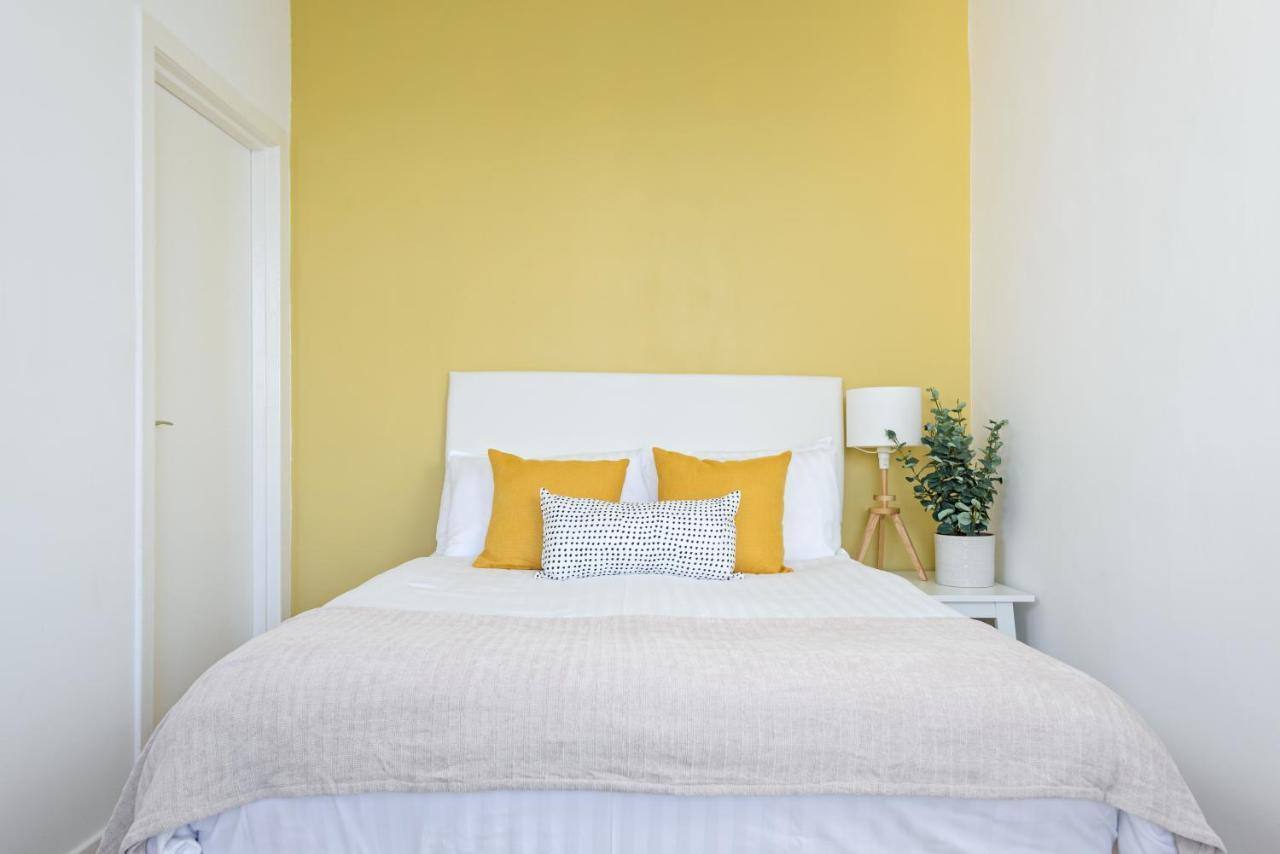 The West Bow View Apartment Edinburgh Bagian luar foto