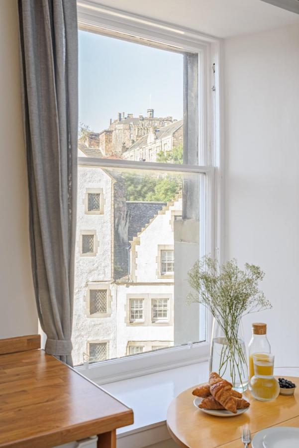 The West Bow View Apartment Edinburgh Bagian luar foto